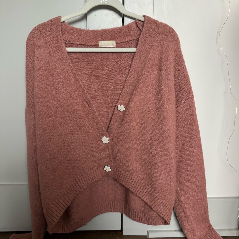 Soft Pink Cropped Cardigan ✧ daisy button cozy girly aesthetic